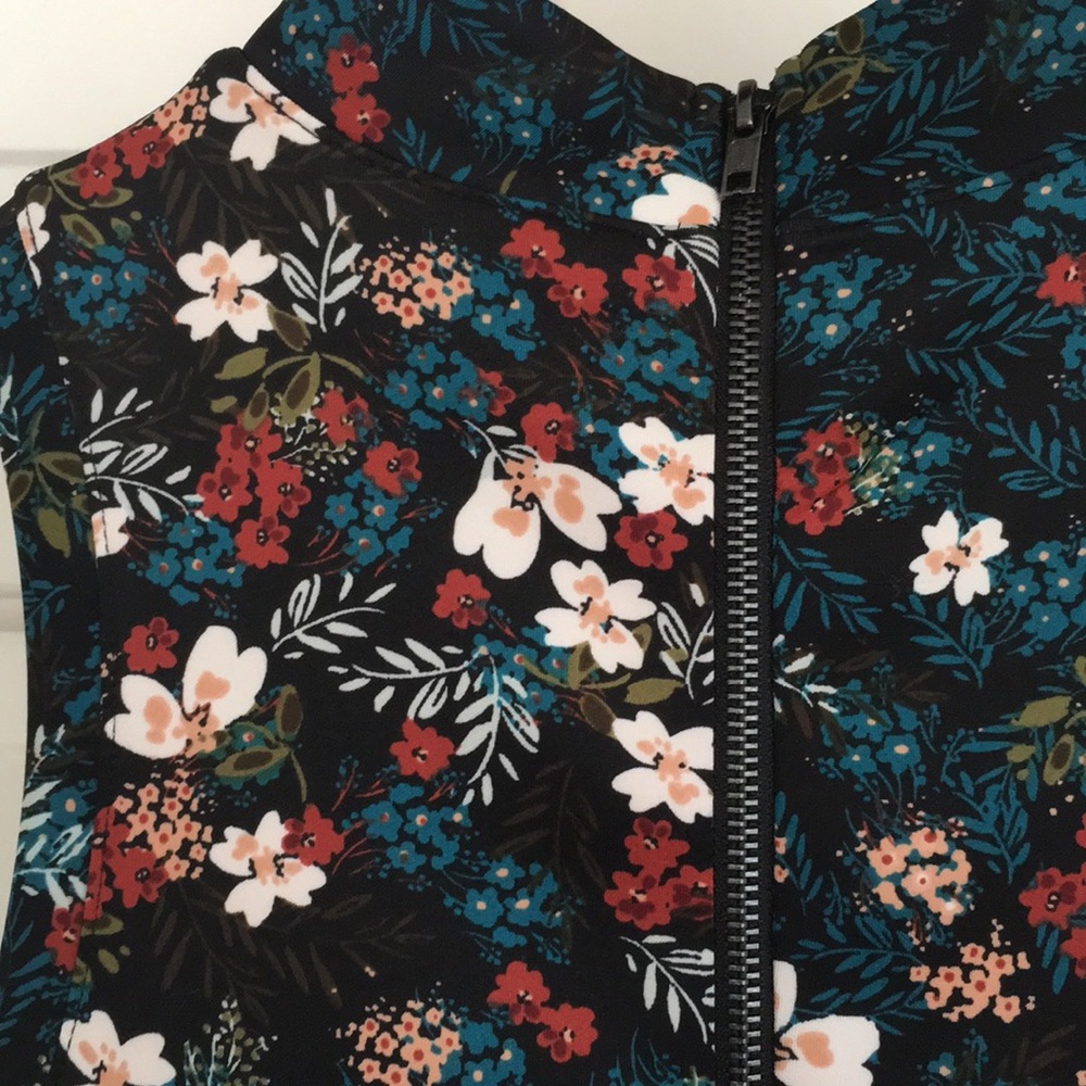 BCBGeneration Women’s Dress Black Floral Colorful Sleeveless Back zipper NWT - Picture 7 of 10